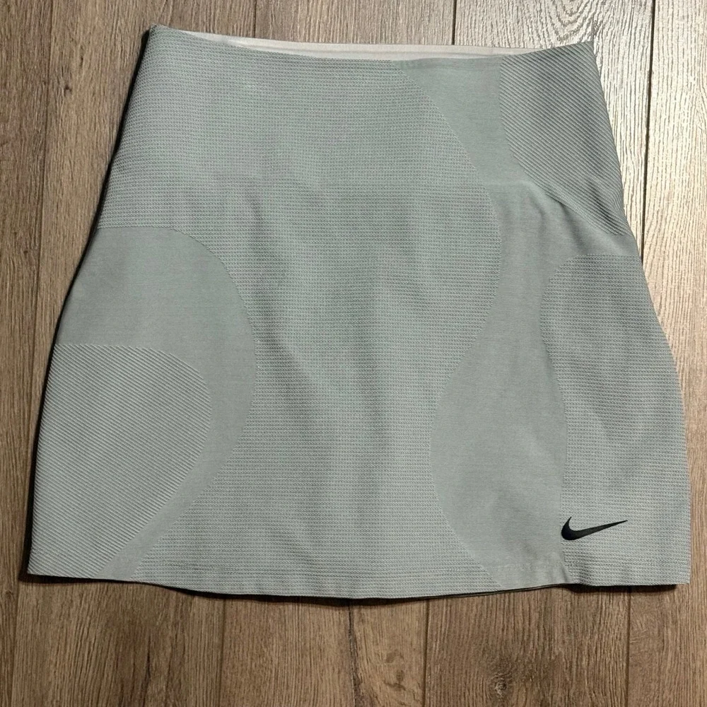 Nike Women's 17